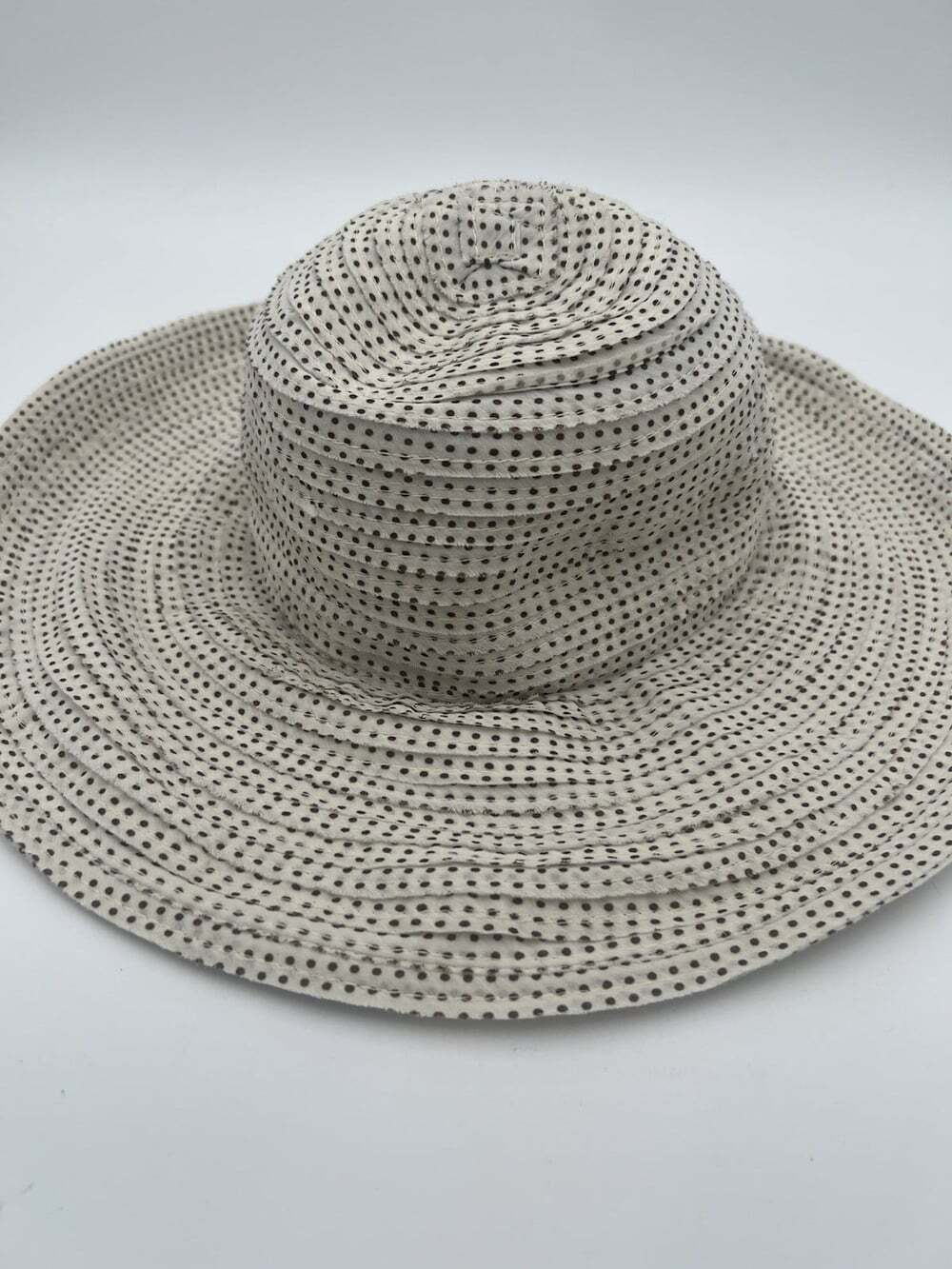 Wallaroo Scrunchie Sun Hat Wide Brim White Brown Polka Dot Packable Adjustable